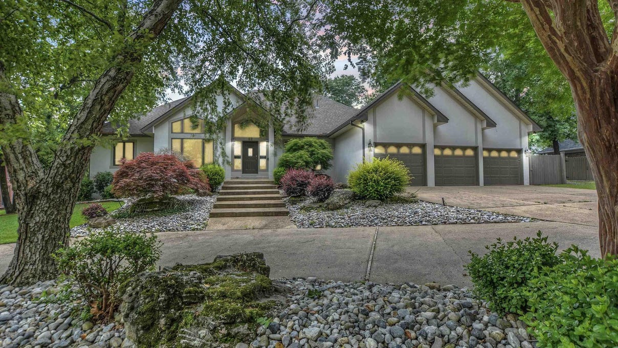 42 Stonegate Shrs Dr  