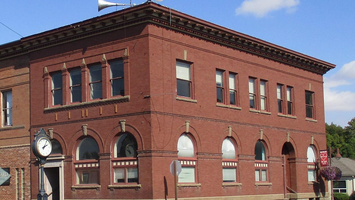 147 Main St  
