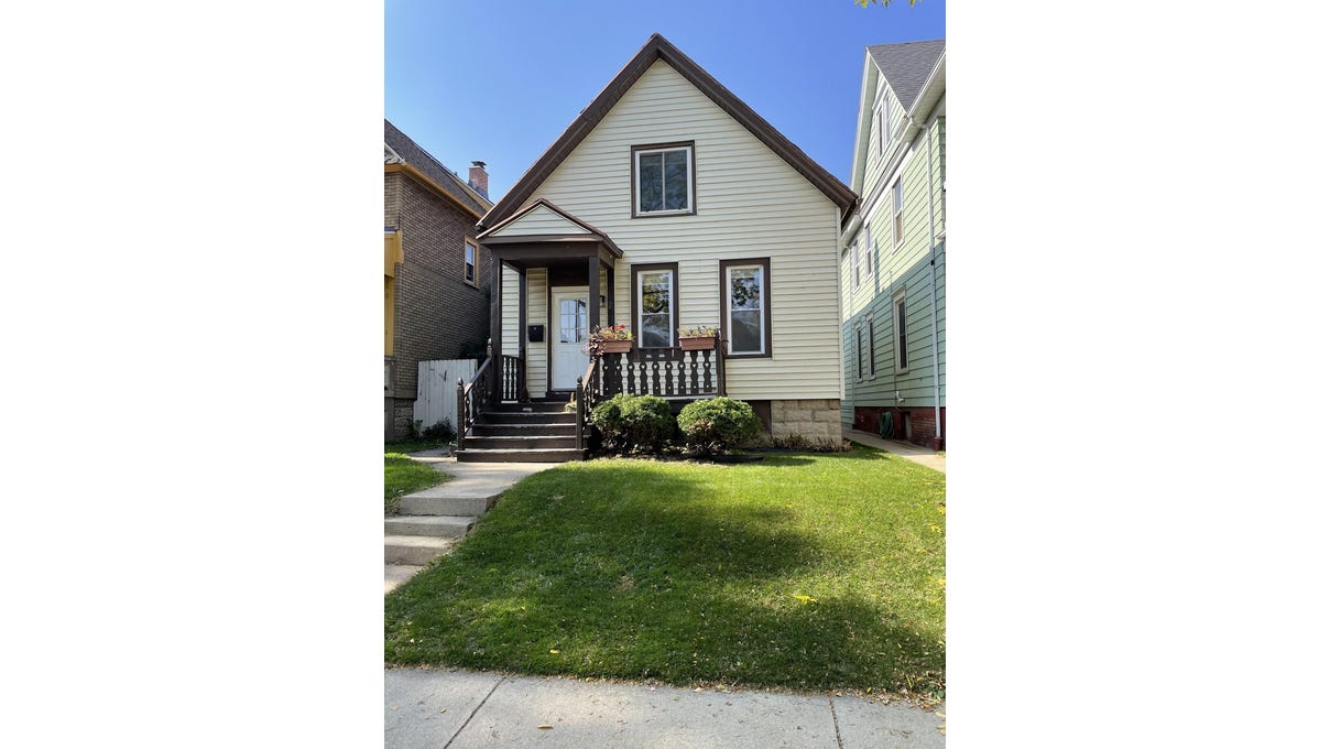 2817 N Booth St, Milwaukee, WI 53212 House for Sale