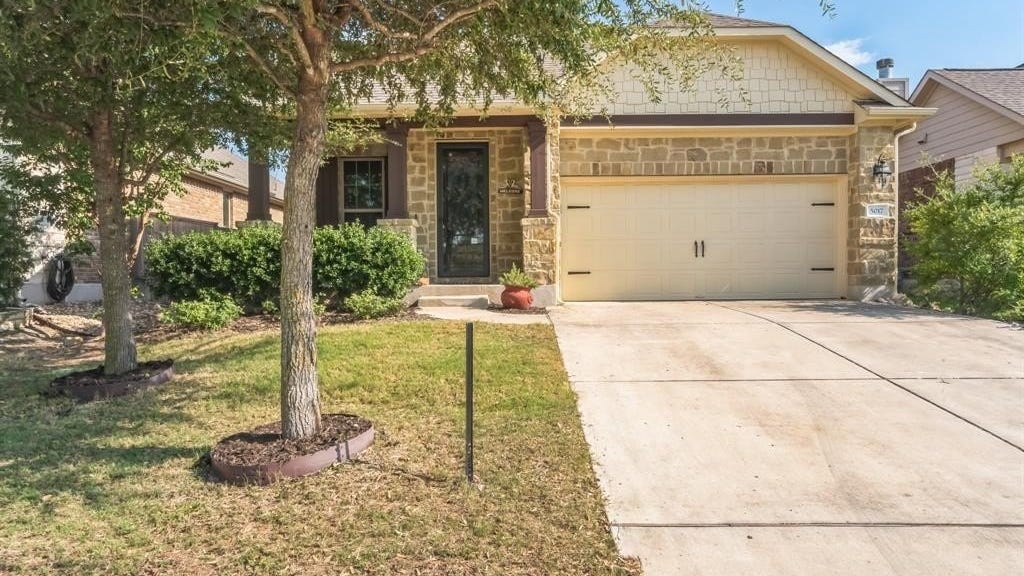 5017 Pearl Cres Ln  