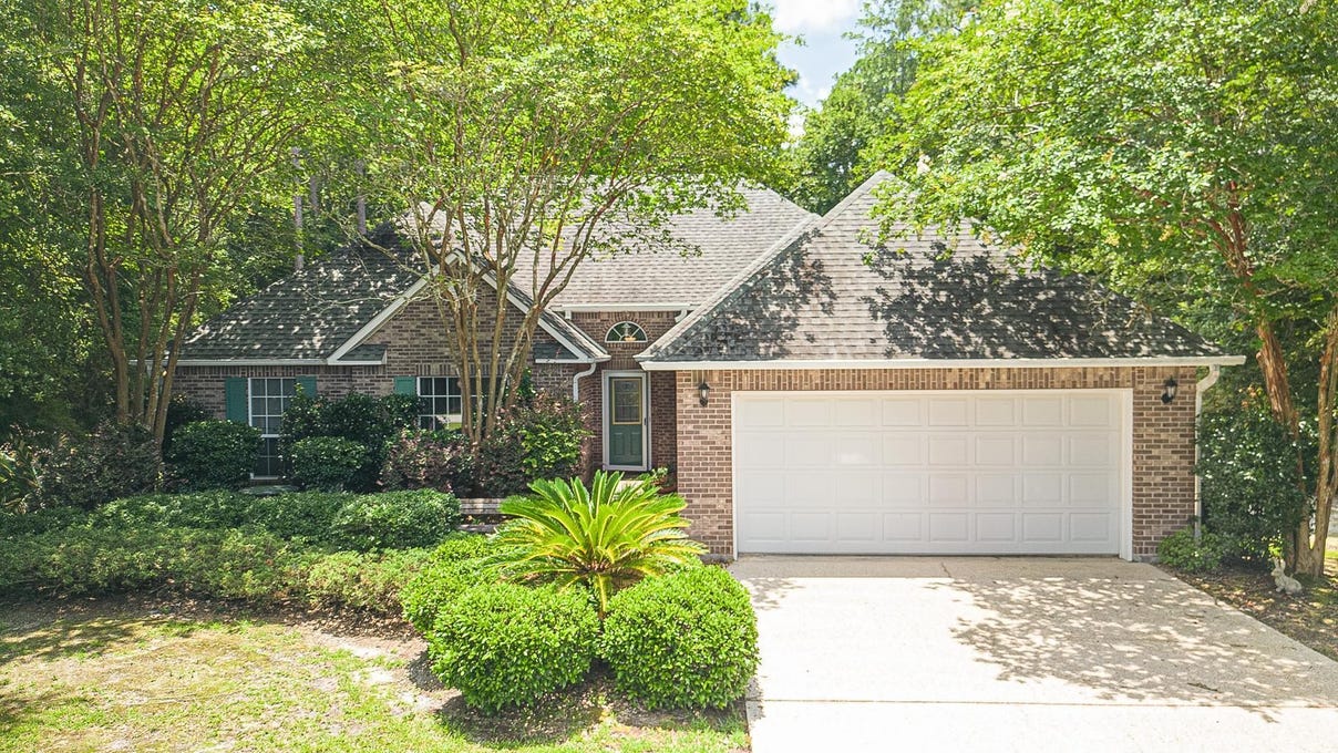 2301 Highland Dr  