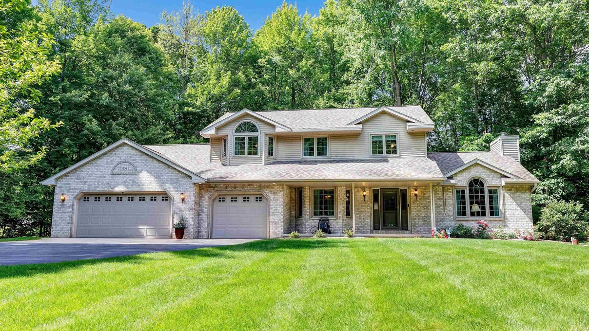 3304 Shady Ln  