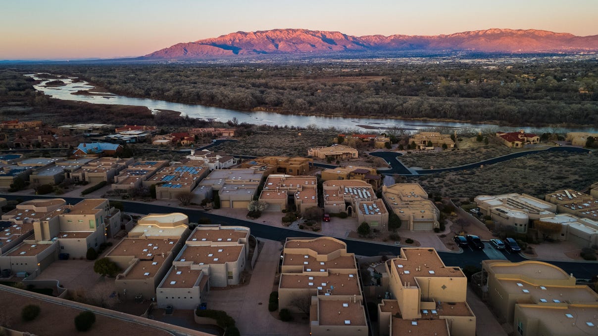 3905 Oxbow Village Lane NW, Albuquerque, NM 87120 House for Sale