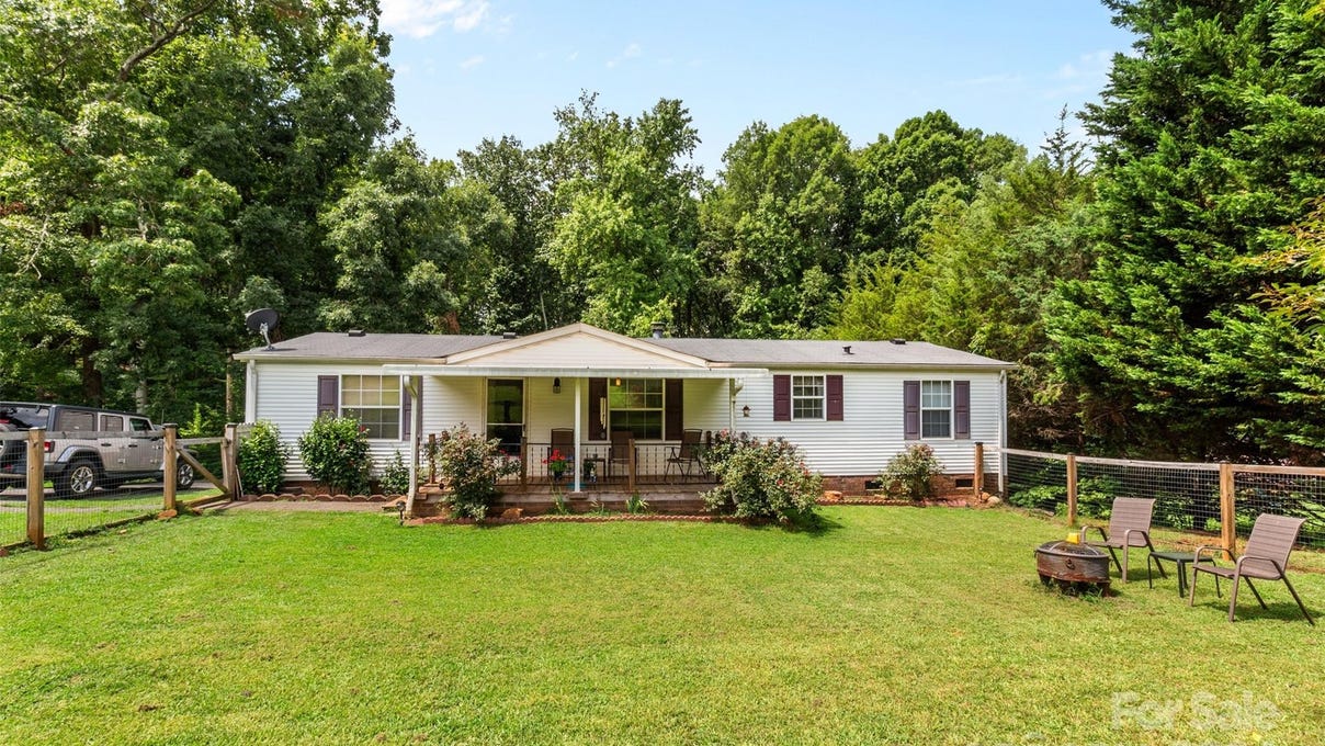 524 Mountain Mdws Dr  