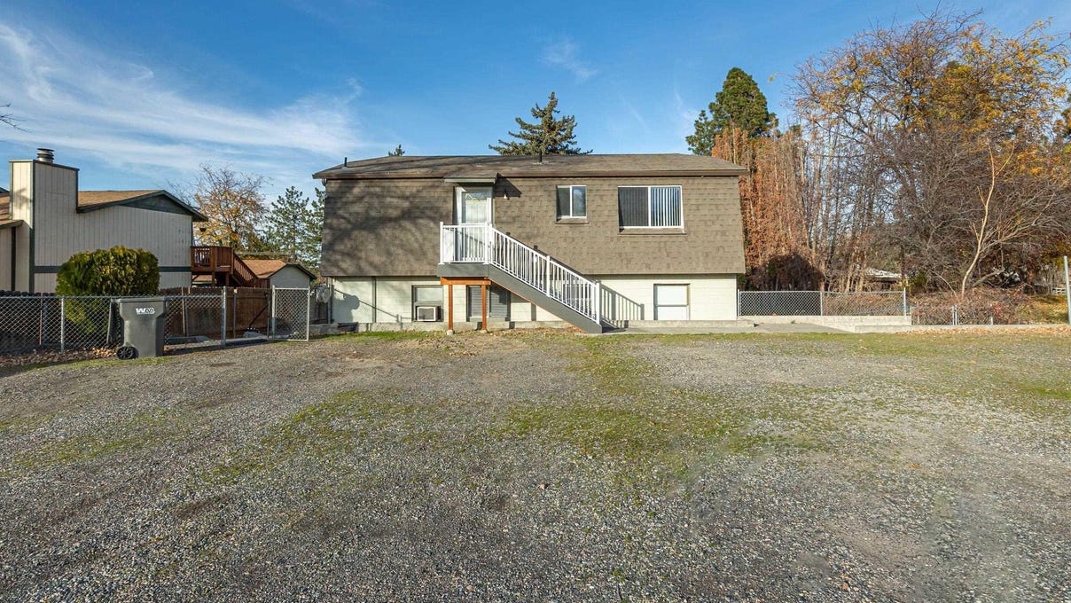 6702 W YELLOWSTONE AVE