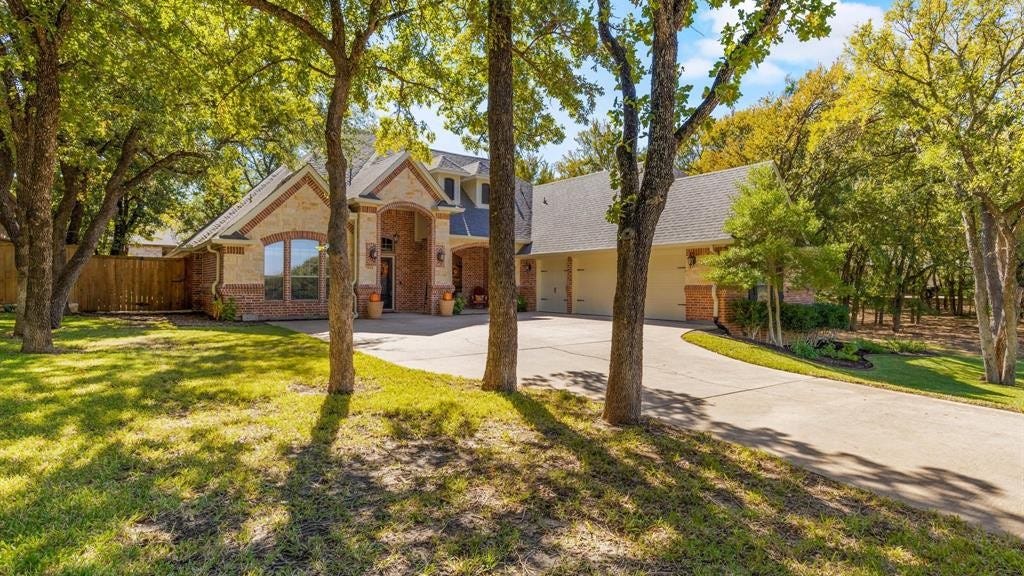 6217 Westover Drive, Granbury, TX 76049 House for Sale