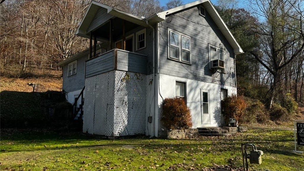 817 Kanawha State Frst Dr  