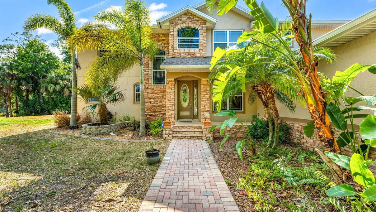 2300 DUNCIL LN  