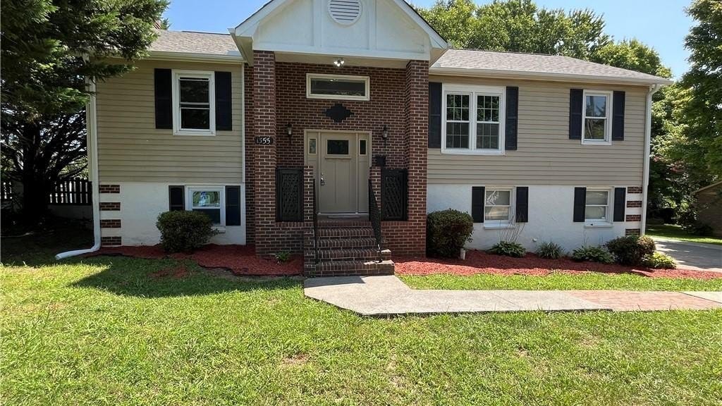 1355 N Cleveland Ave  