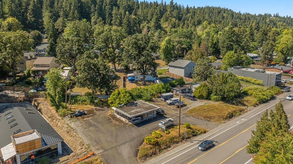 18711 WILLAMETTE DR  