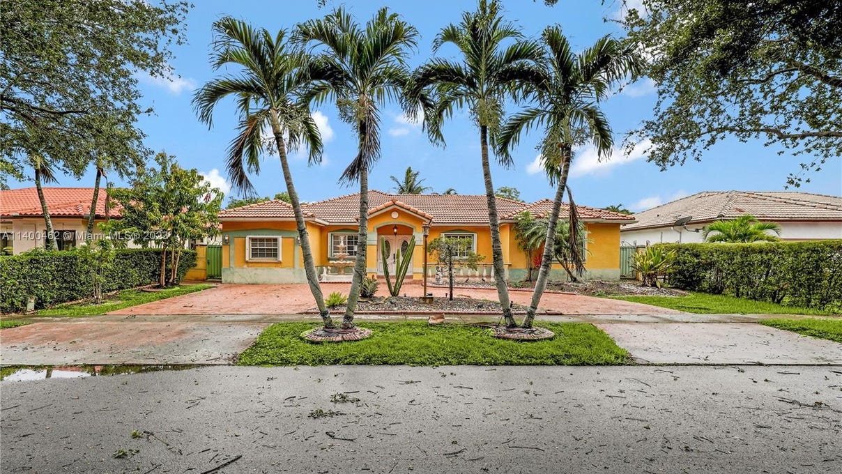 9120 NW 162nd Ter, Miami Lakes, FL 33018 House for Sale