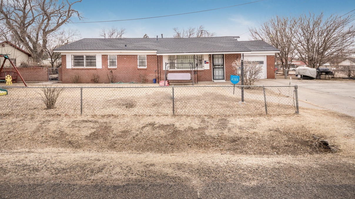 4221 Hilltop Drive, Amarillo, TX 79108 House for Sale