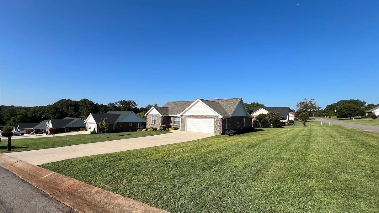 108 Augusta Dr  