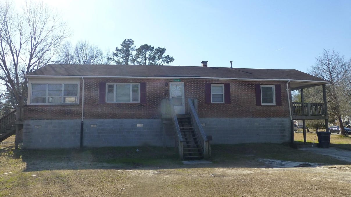 240 E Old County Rd  