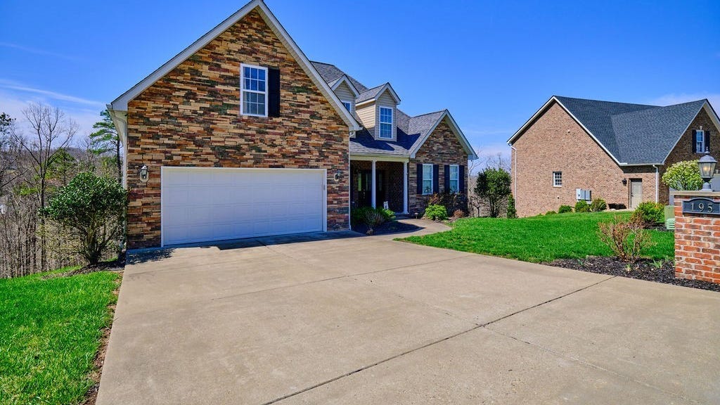 195 Wynterhall Lane, South Charleston, WV 25309 House for Sale