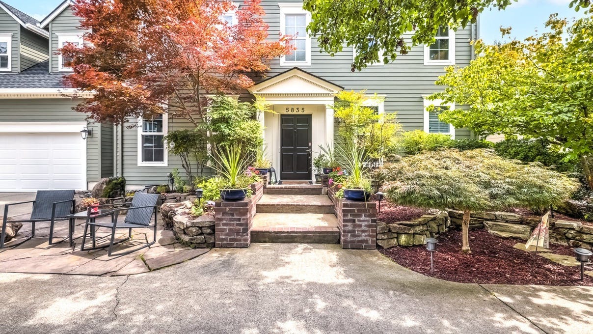 5835 SE Woll Pond Way