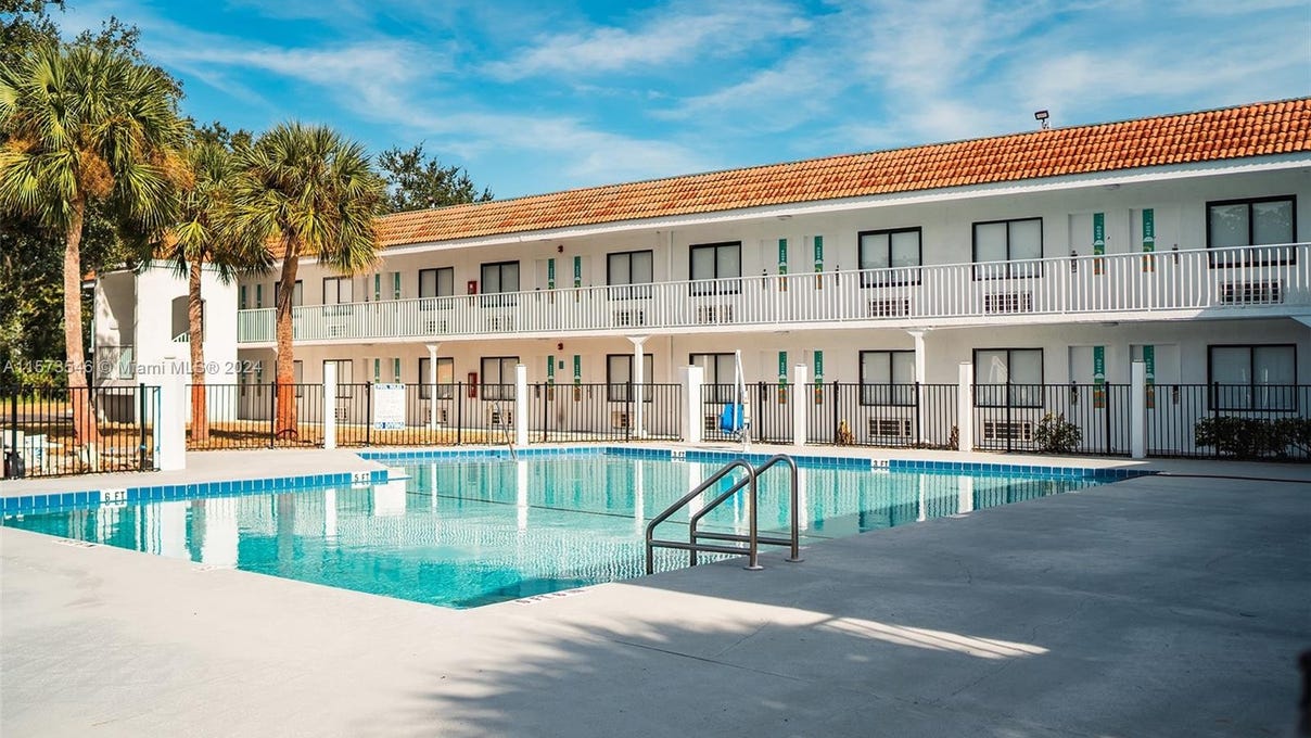 5407 W Irlo Bronson memorial Hwy  