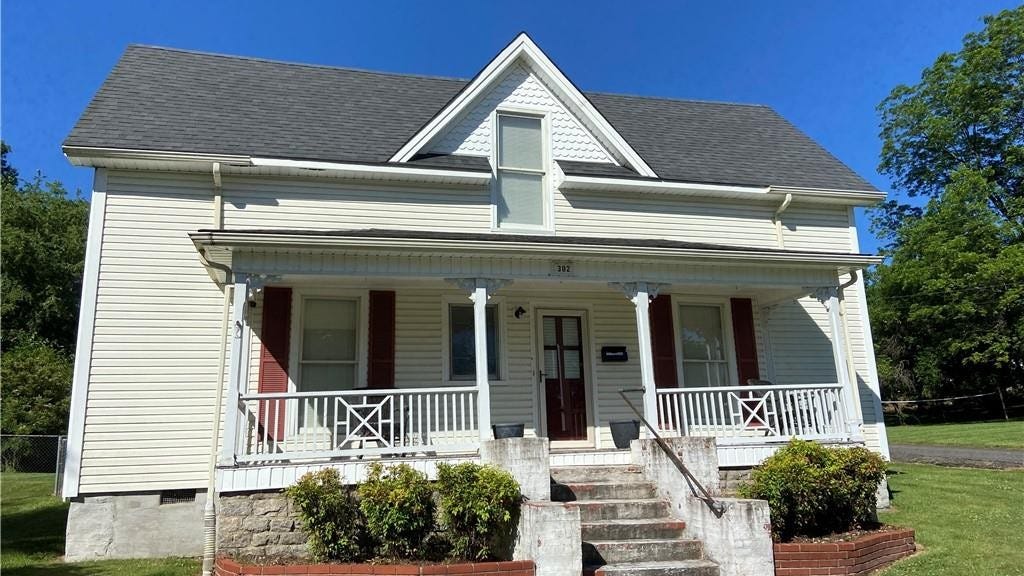 302 Spg St  