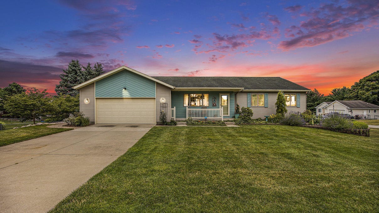 1022 Northpointe Dr SW  