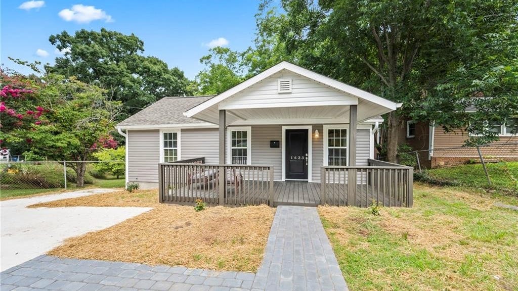 1633 Emerald St  