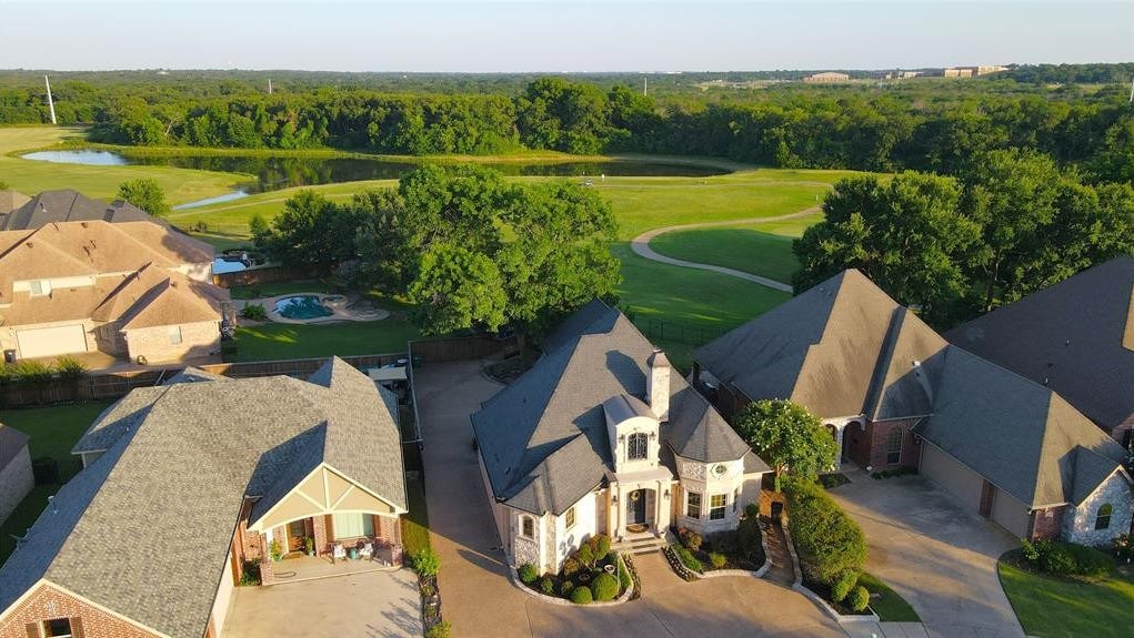 900 Merion Dr