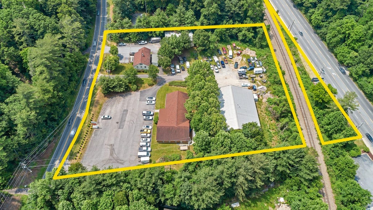 3109 3113 3121 3125 Sweeten Crk Rd  