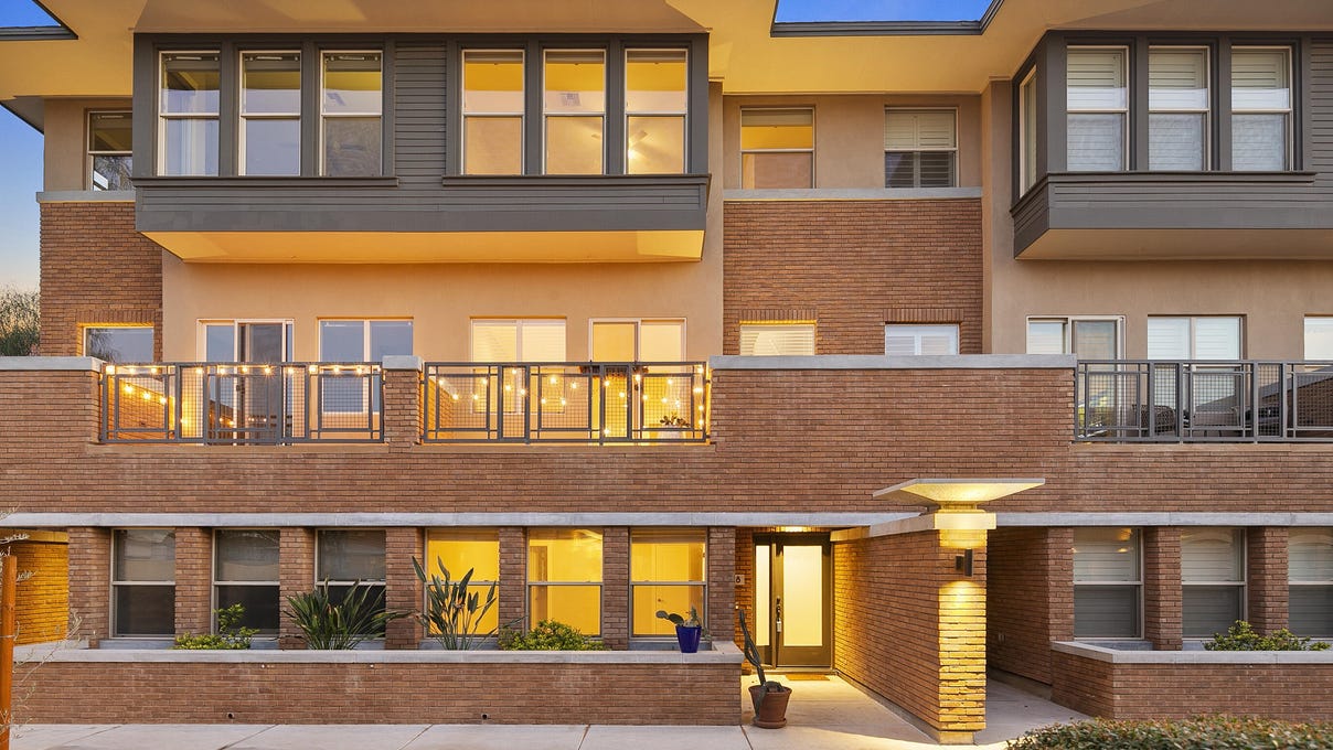 1400 E BETHANY HOME RD  