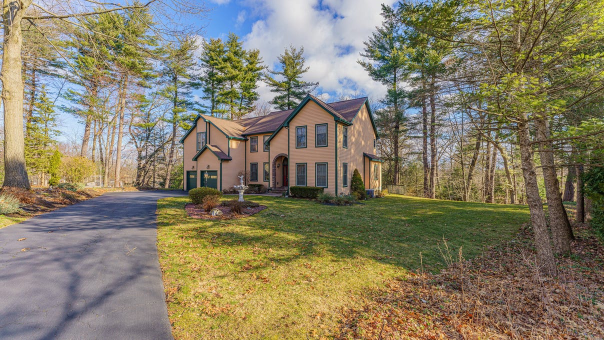 41 Oak Tree Ln  