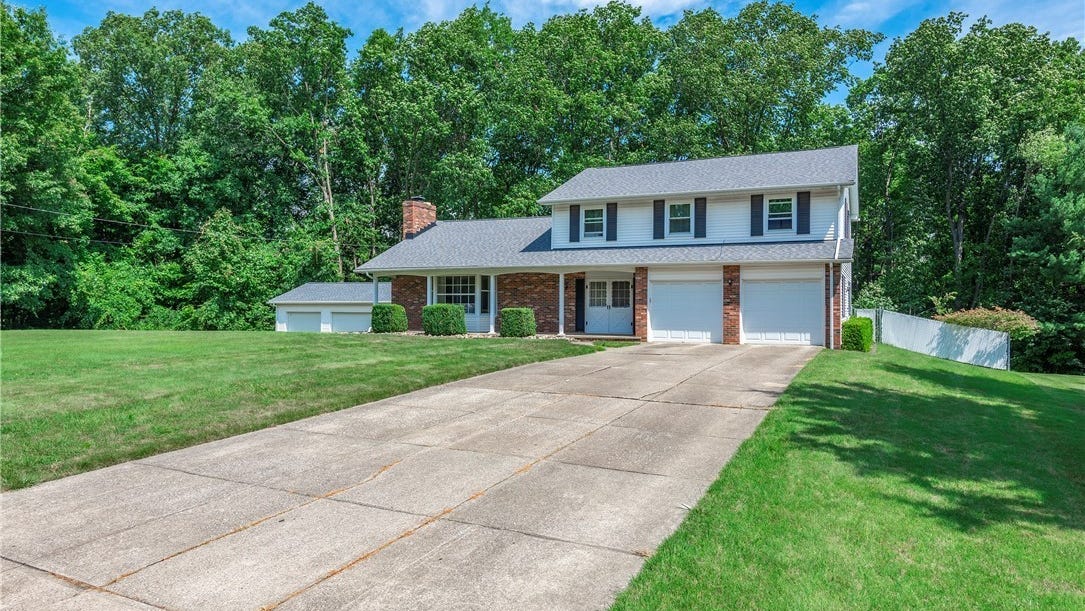 1575 Laurie Ln  