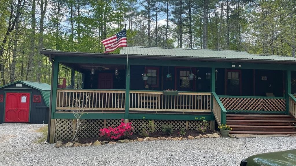 124 Crestview Dr