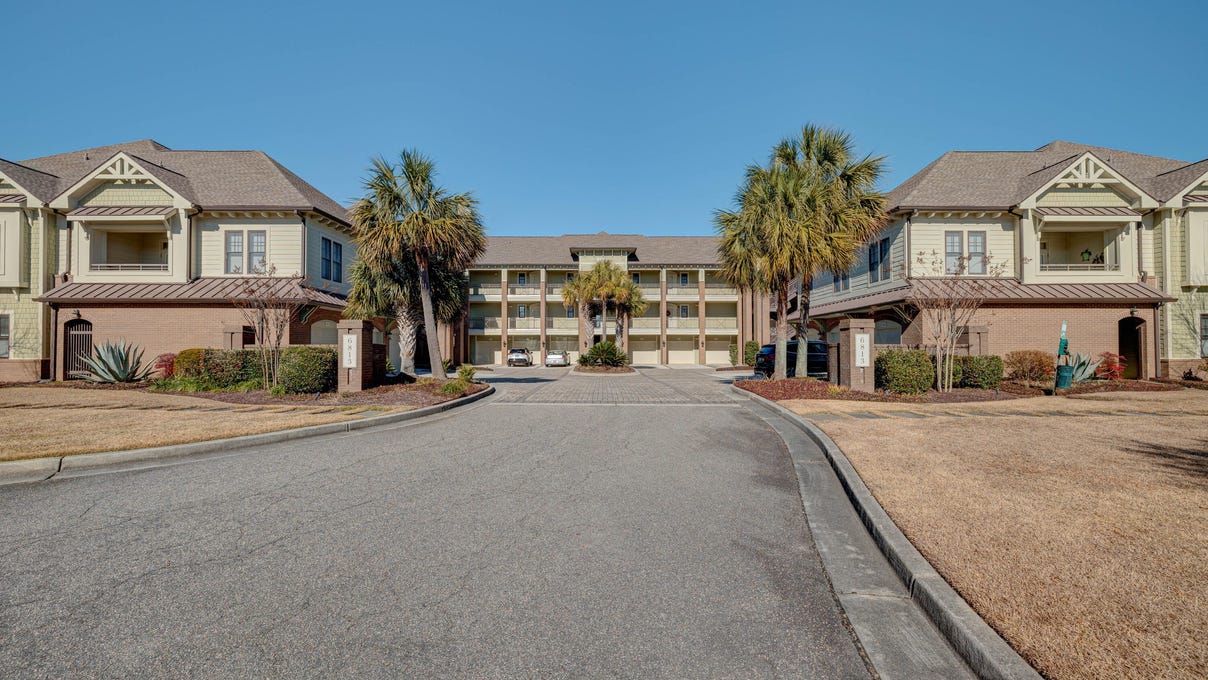 6813 Mayfaire Clb Dr  