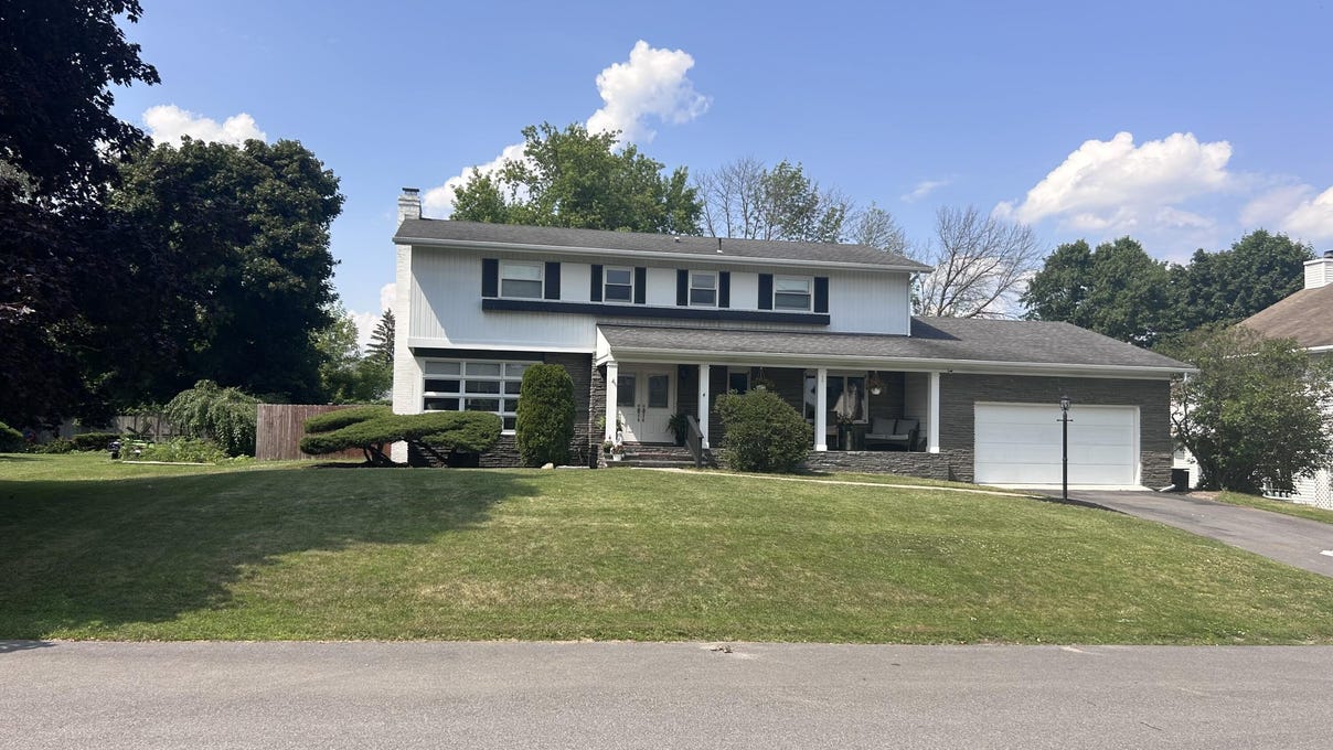 4 Ridgewood Dr