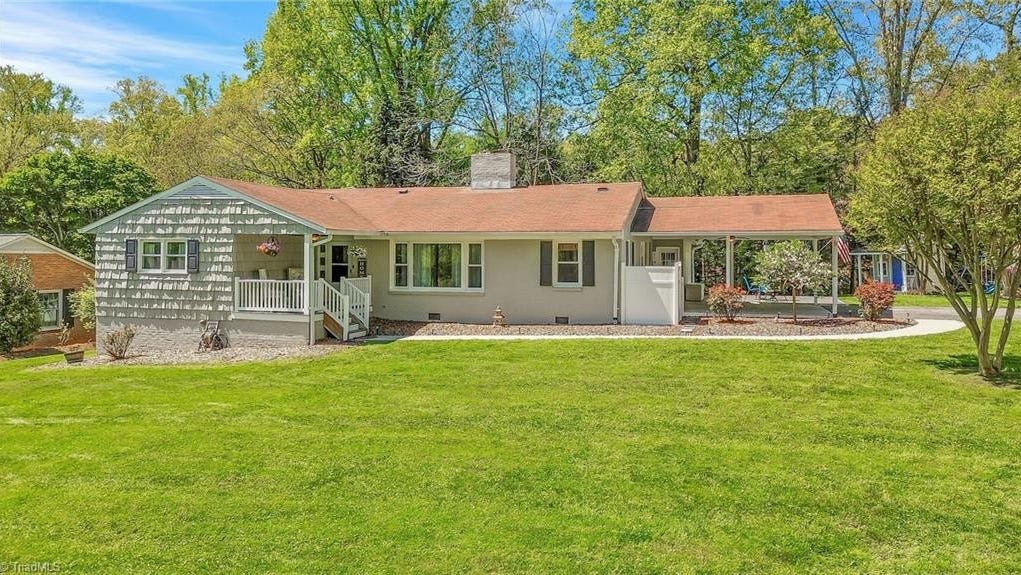 555 Shady Ln