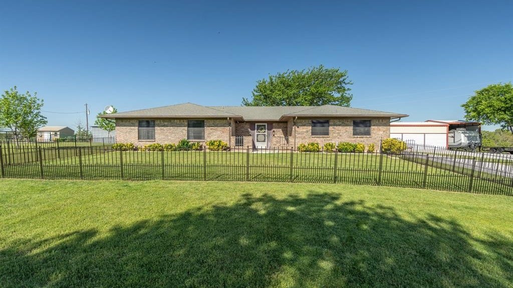 120 County Rd 4581  