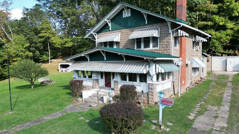 93 Charleston Rd  