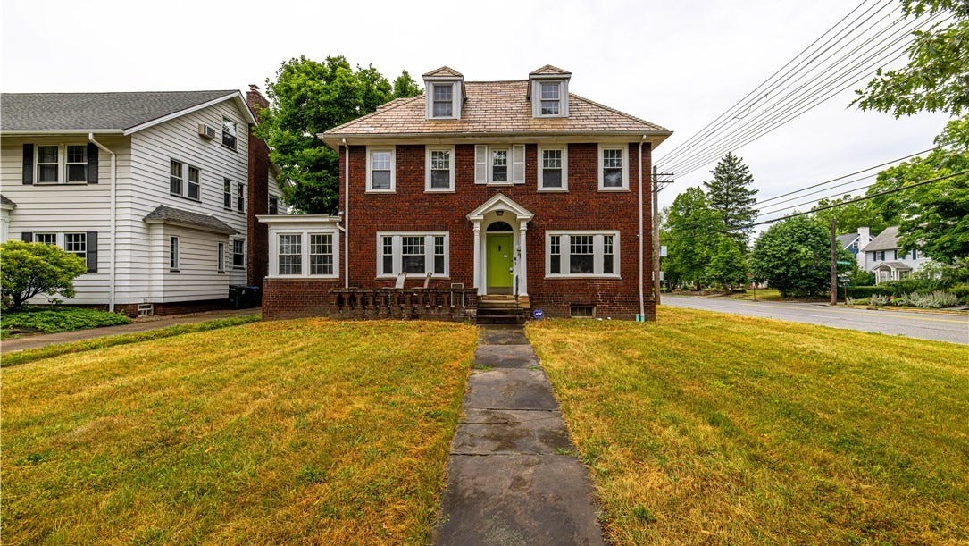 2156 N Saint James Pkwy  