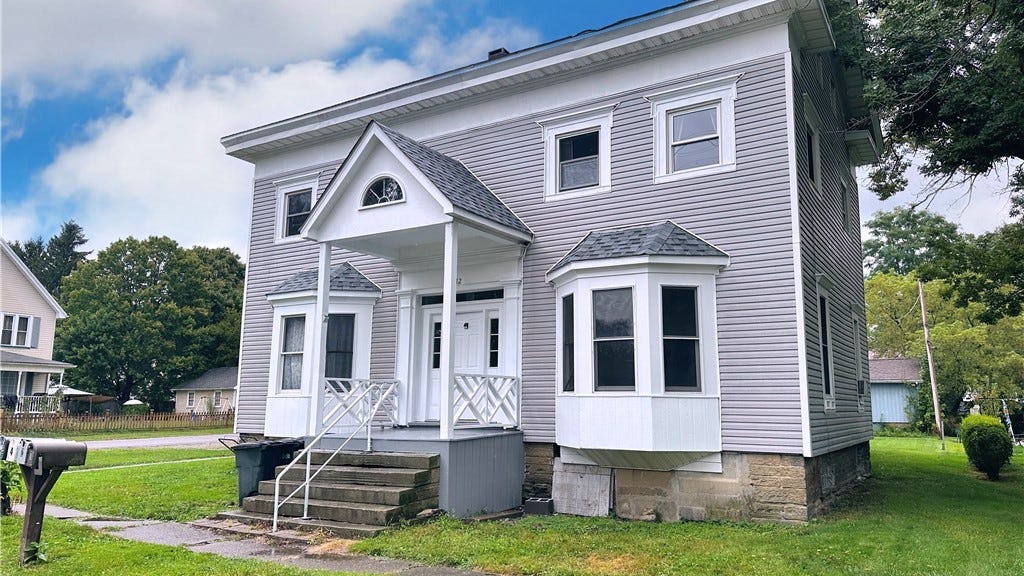212 MAIN St  