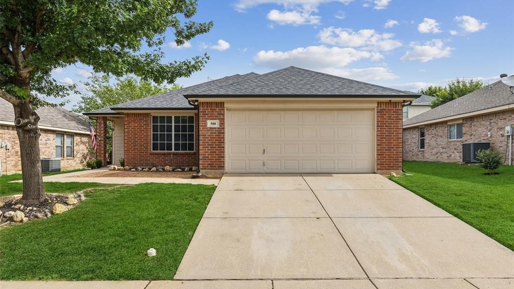 500 Crown Oaks Dr