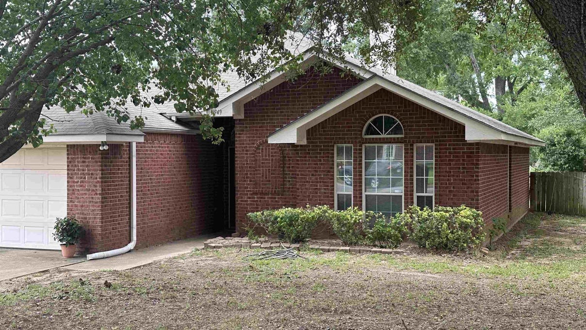 19749 Chattanooga Dr