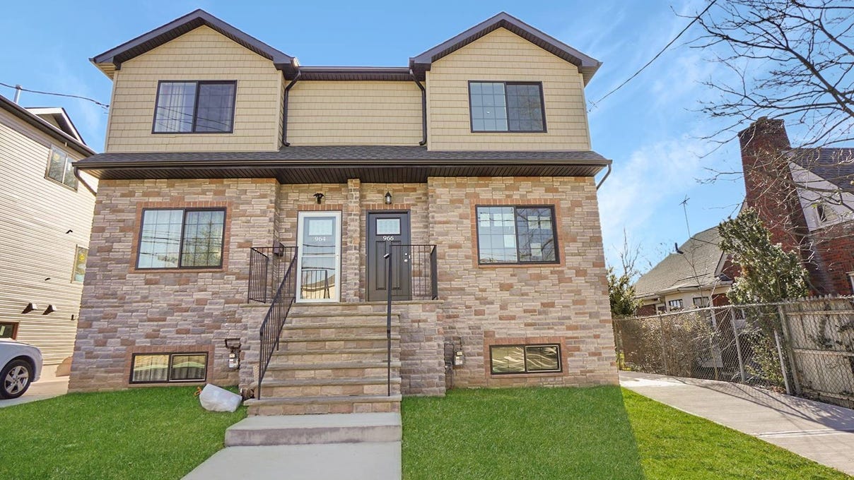 99 Monahan Ave., Staten Island, NY 10314 Townhouse for Sale