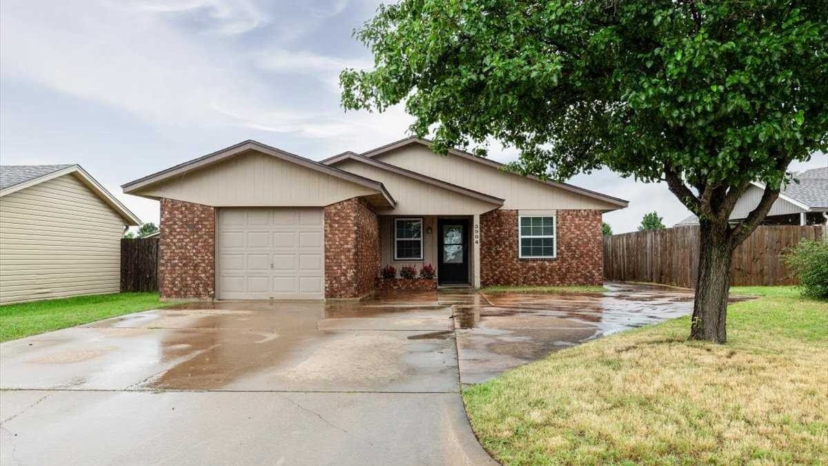 3904 SW Rolling Hls Dr