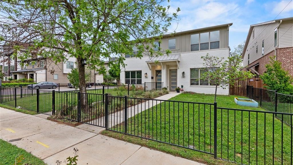 203 Athenia Dr