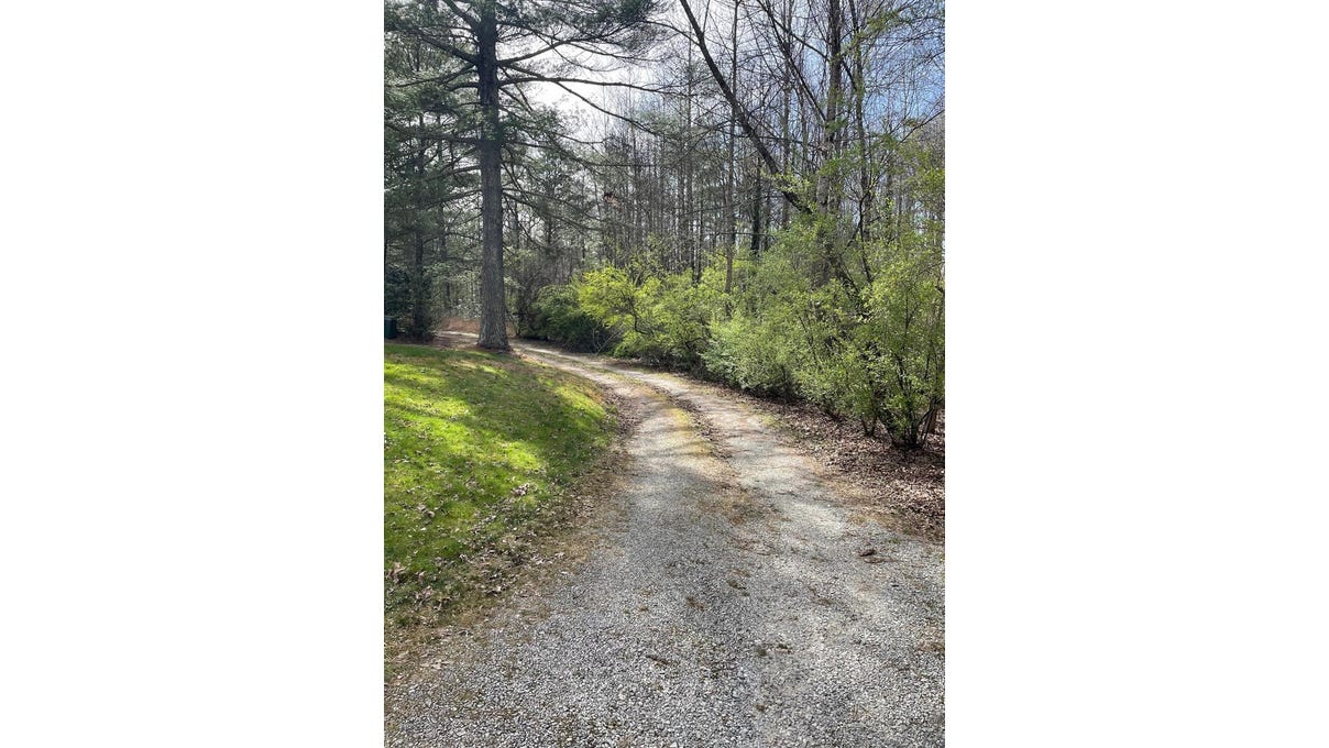 221 Old Sunset Hl Rd  