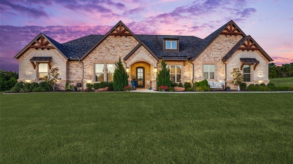 1052 Newsom Ranch Way  