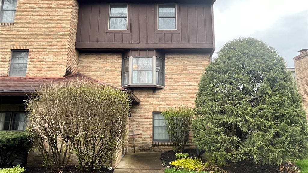 17 Acorn Ln  