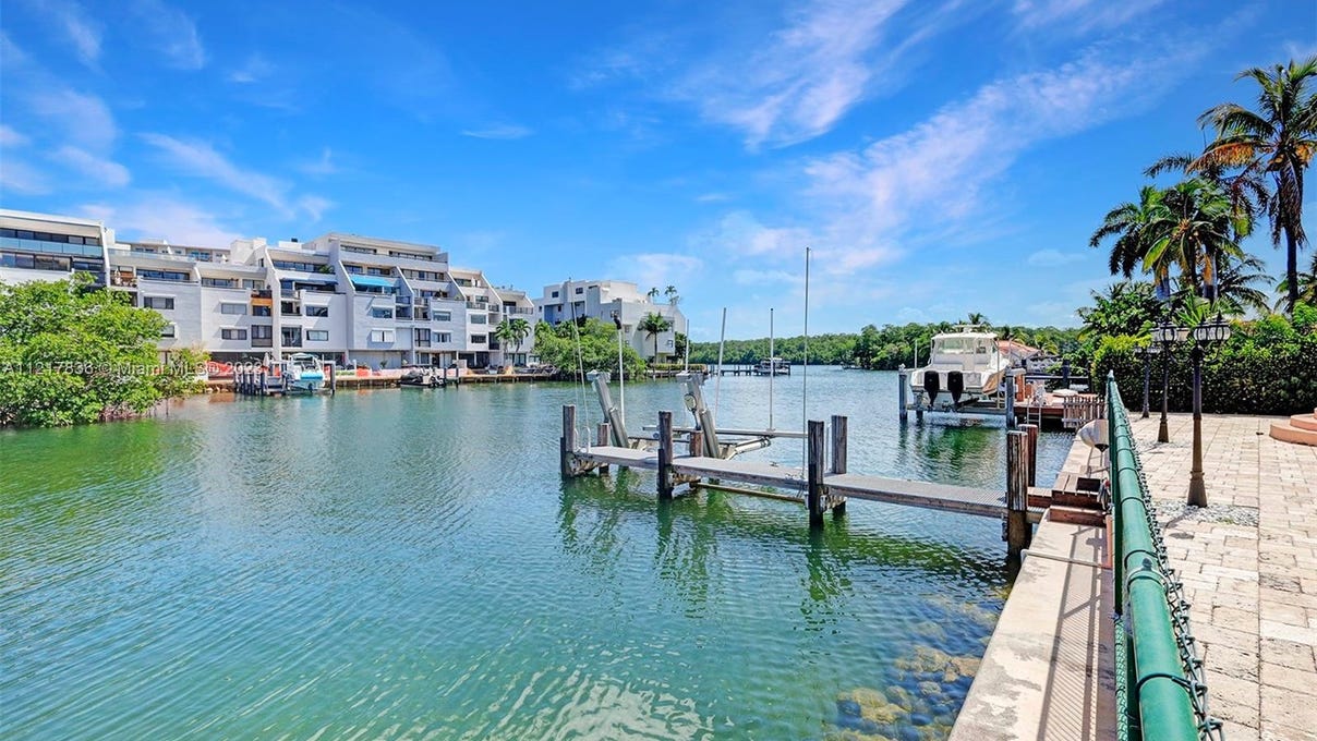 306 Atlantic Ave SELLER FINANCING, Sunny Isles Beach, FL 33160 House