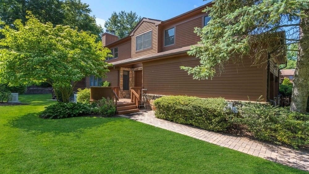47 Hunt Dr  