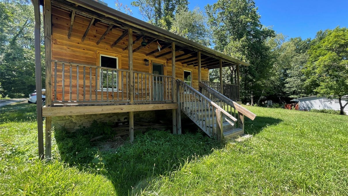 22 38 Lloyd Barnwell Rd  