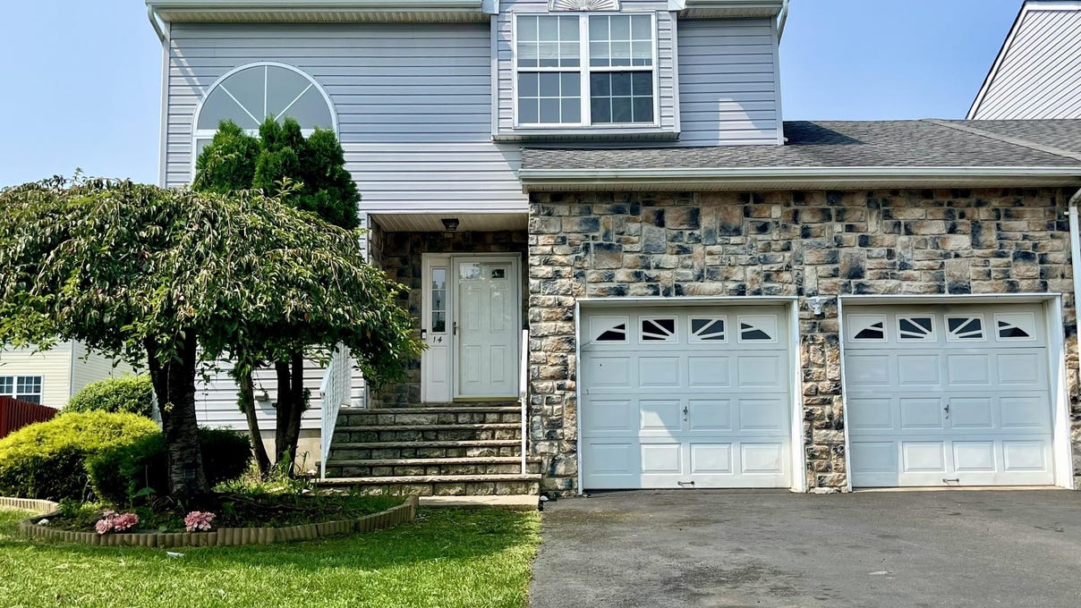 14 WARBLER RD  