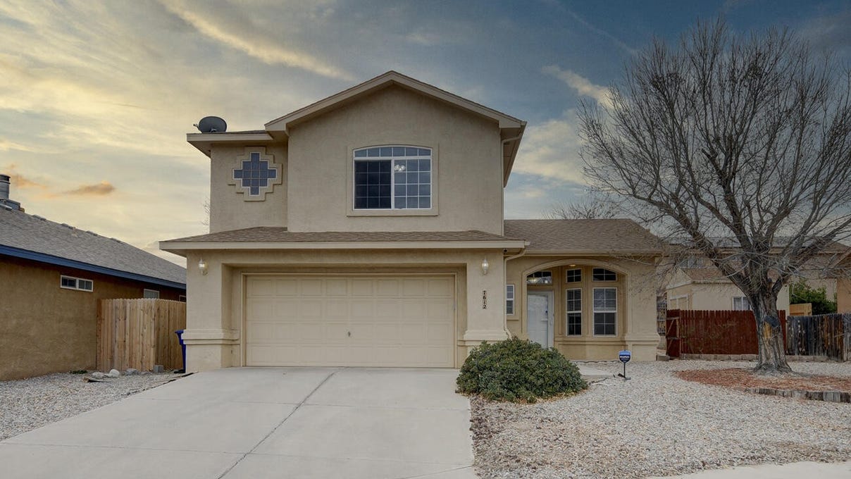 7612 CASTLEROCK CT NW  